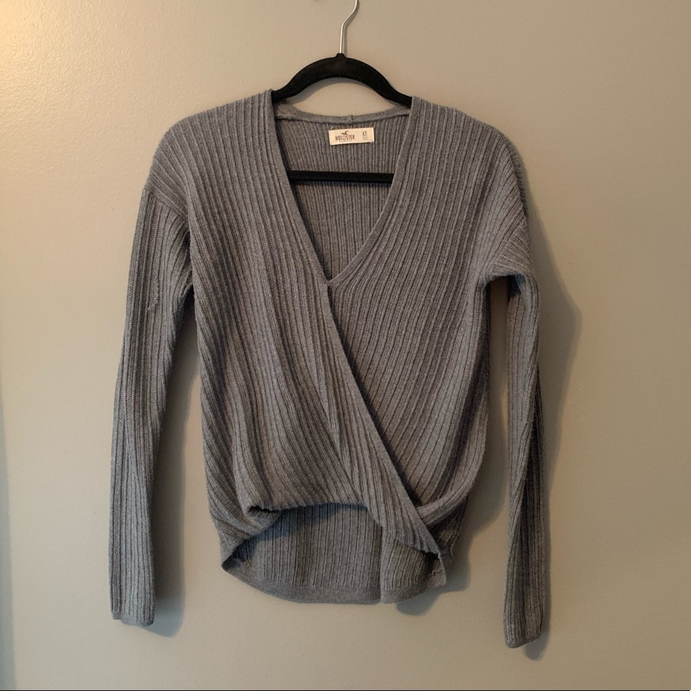 Abercrombie cross front sweater